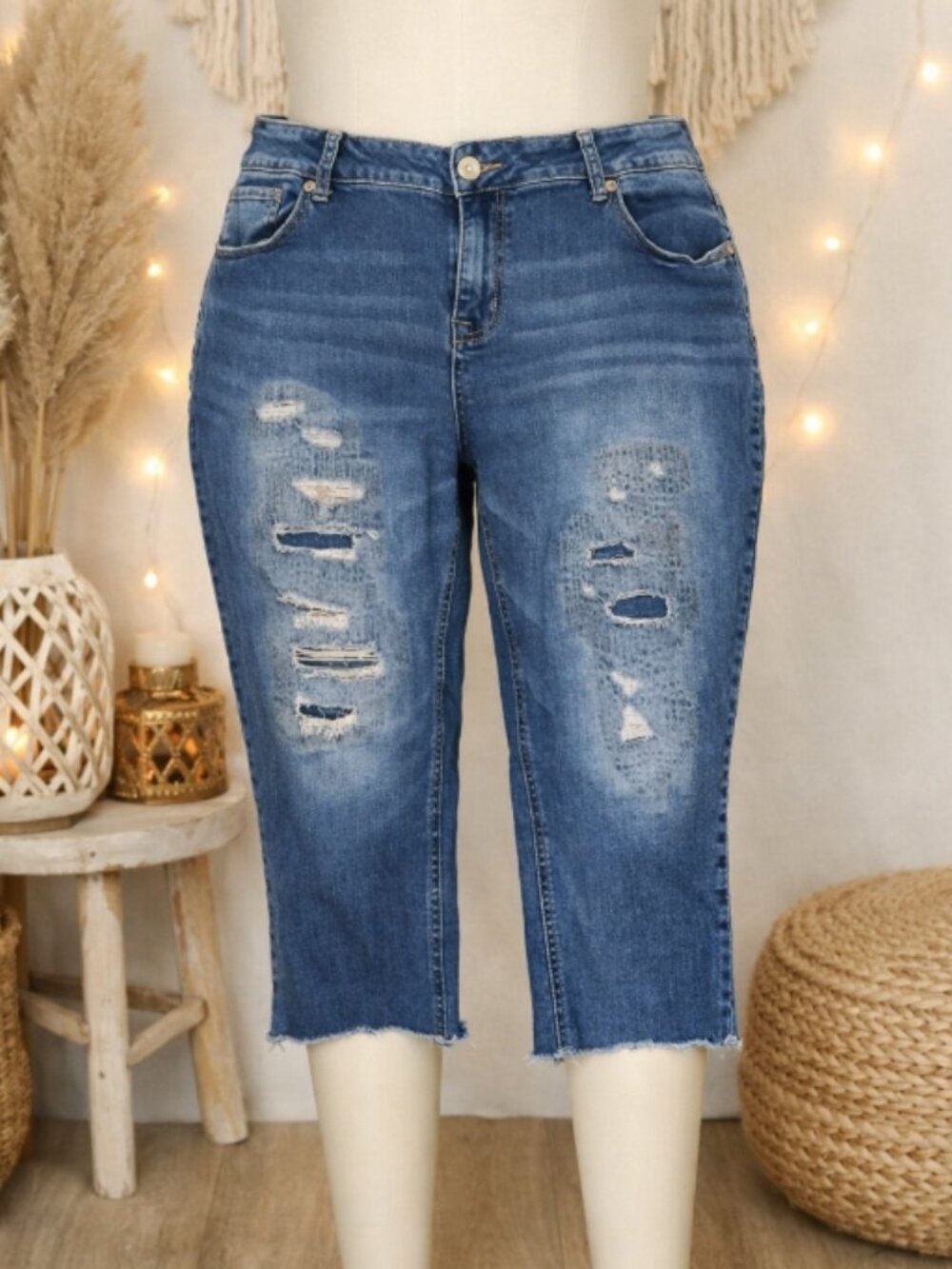Maurices Vintage-Wash Destroyed Denim Jean Capris Plus 22 Stretch Comfort Fit